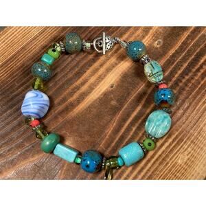 Vintage Glass Bead Bracelet Heart Toggle Clasp Silver Tone 8”